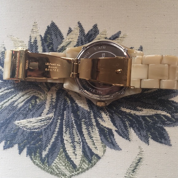 Authentic Michael Kors watch - Picture 3 of 8